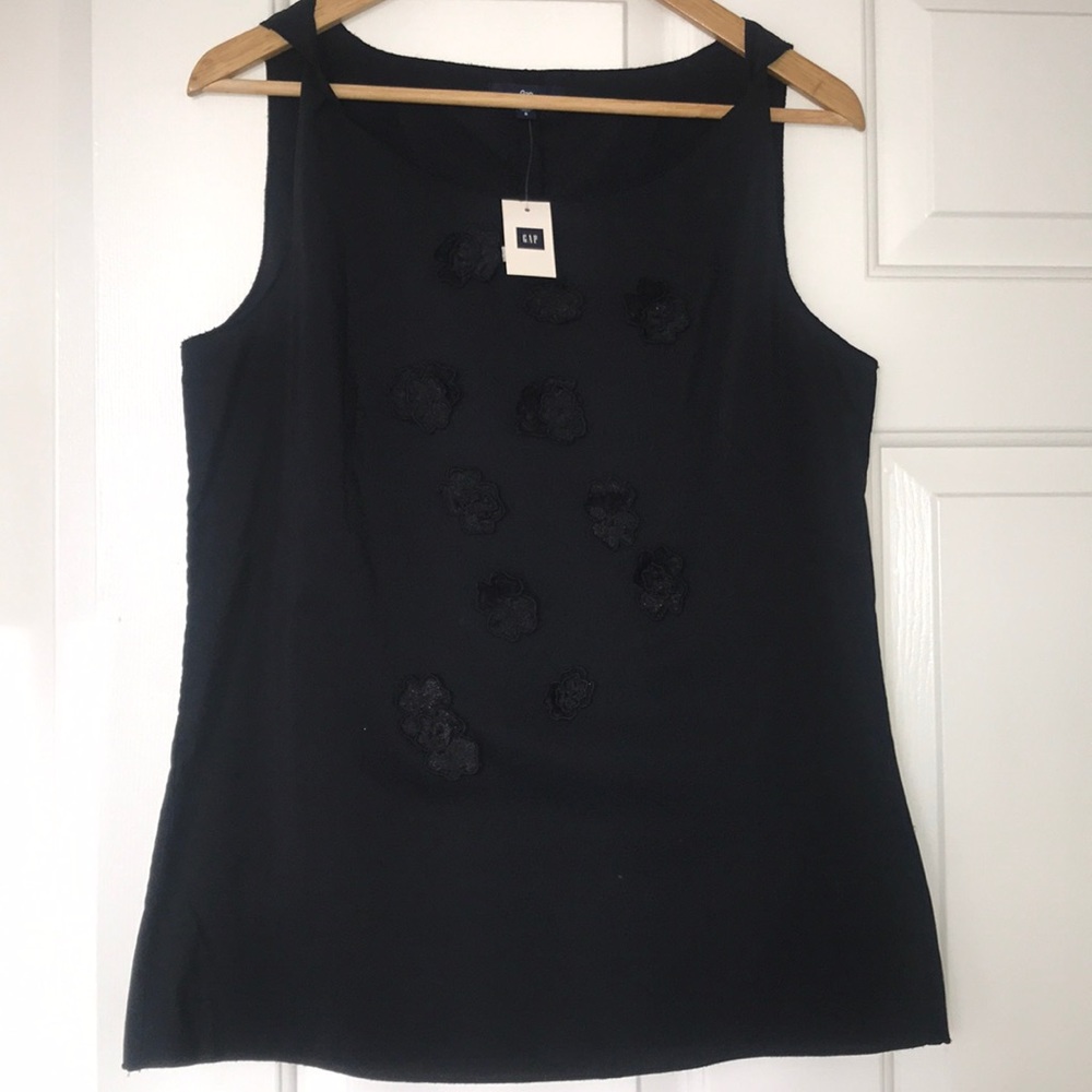 Beautiful top with chiffon flowers appliqués